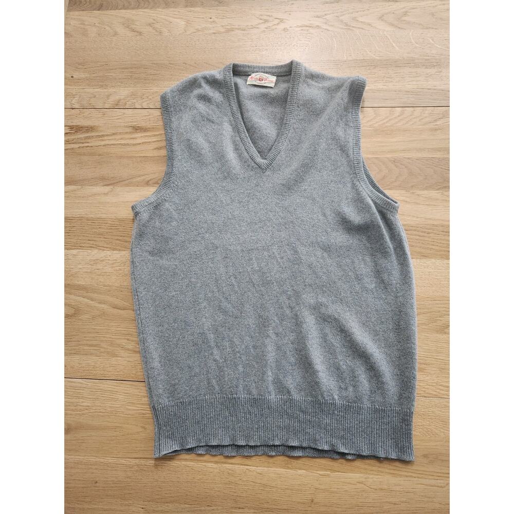 Vtg Alan Paine England Sweater vest Med Wool cashmere ademia Preppy College READ